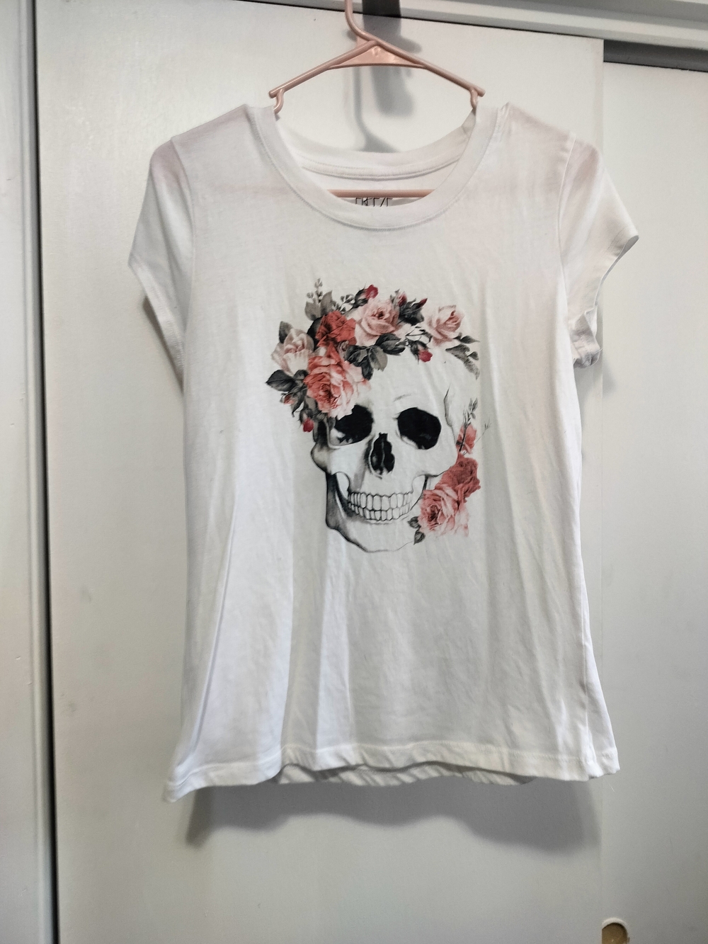 Freeze White Floral Skull Short Sleeve Tee